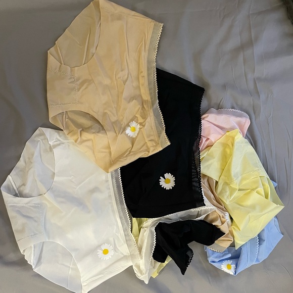 Colour lace mini cute baby daisy flower decor printed different colour thongs - Picture 2 of 2